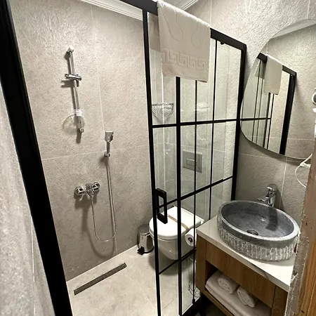 Otel Suuyla Kazdagları *